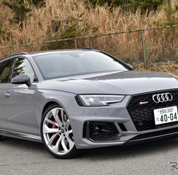 アウディ RS4アバント 新型