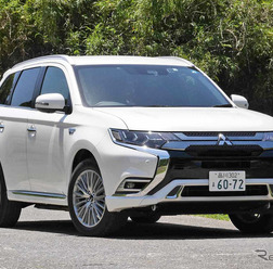 三菱 アウトランダーPHEV(Sエディション)