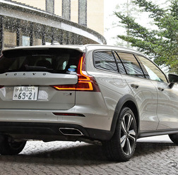 ボルボ V60クロスカントリー T5 Pro