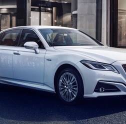 トヨタ クラウン Sエレガンススタイル(2.5リットルハイブリッド車)