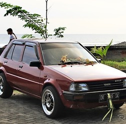インドネシア・バリ島で撮影したトヨタスターレット
