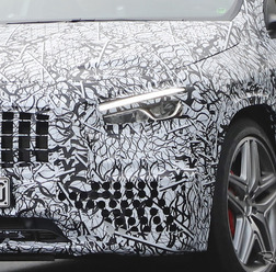 メルセデス AMG GLA45 開発車両 スクープ写真