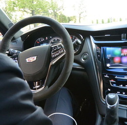 GMジャパン CarPlay 導入記者説明会にて