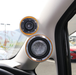 スコーカーの取り付け例(製作ショップ:ガレージショウエイ<高知県>)。