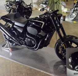 THE BATTLE of the Kings 優勝車 ハーレーダビッドソン新宿 ストリート750