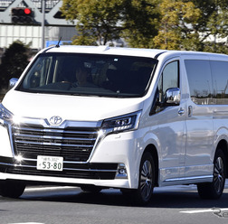トヨタ グランエース G（4列8人乗り）