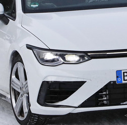 VW ゴルフR 新型プロトタイプ(スクープ写真)