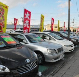 中古車販売店(参考画像)