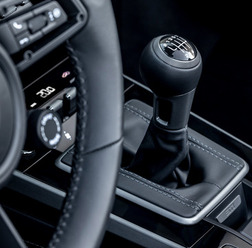 ポルシェ911の7速MT車