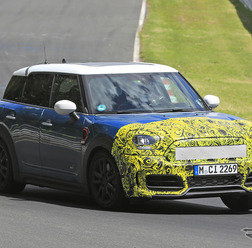 MINI クロスオーバー 改良新型プロトタイプ(スクープ写真)
