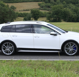 VW ゴルフR ヴァリアント 次期型プロトタイプ(スクープ写真)