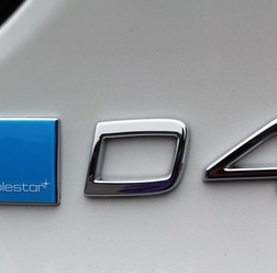 ボルボ V40 D4 Rデザイン