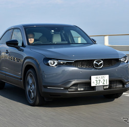 マツダ MX-30（ポリメタルグレー、メタリック＋3トーン、2WD）