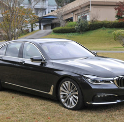 BMW 740i