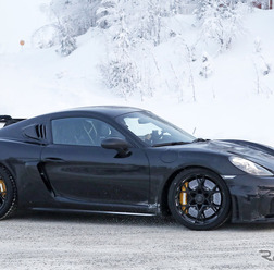ポルシェ 718ケイマン GT4 RS 市販型プロトタイプ(スクープ写真)