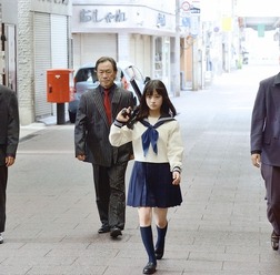 『セーラー服と機関銃 -卒業-』(C)2016「セーラー服と機関銃-卒業-」製作委員会
