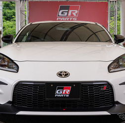 惹き付けられる個性を放つトヨタカスタマイジング&デベロップメントGR 86に注目