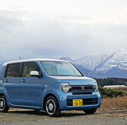 ホンダ N-WGN L Honda SENSINGのフロントビュー。広さ、走り、経済性、装備、運転支援システムの機能等々のトータルバランスに優れ、130万円台のクルマとしてはほぼ最高のトランスポーターというのが総合的印象。