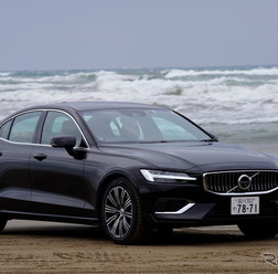 ボルボ S60 リチャージプラグインハイブリッド T6 AWD インスクリプション