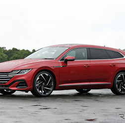 VW アルテオン シューティングブレーク(Rライン)