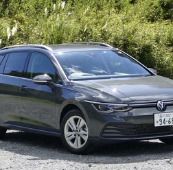 VW ゴルフヴァリアント eTSI Active