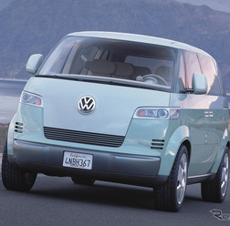 VW マイクロバス・コンセプト(2001年)から20年、紆余曲折の末、市販モデル『ID.BUZZ』が登場する。