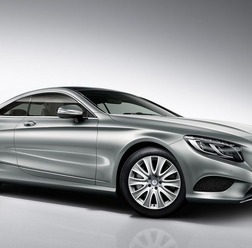 メルセデスSクラスクーペのS400 4MATIC