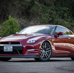 日産 GT-R 2015年モデル