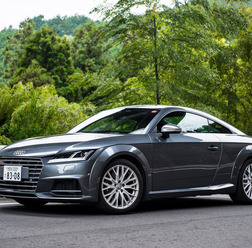 アウディ TTS クーペ 2.0 TFSI クワトロ
