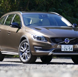 ボルボ V60 クロスカントリー T5 AWD SE