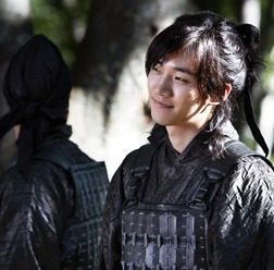 ジュノスマイル!/『メモリーズ 追憶の剣』(C)2015 LOTTE ENTERTAINMENT All Rights Reserved.