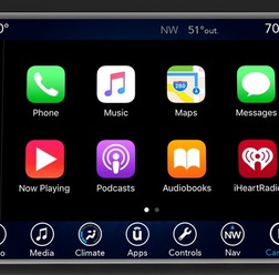 FCAの最新「U connect」(CarPlayと連携)