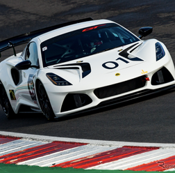 ロータス・エミーラ GT4