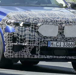 BMW X6M 改良新型プロトタイプ（スクープ写真）