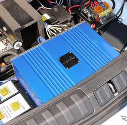 エタニ電機の『ETN-1』を搭載したオーディオカーの一例(製作ショップ:サウンドワークス<千葉県>)。
