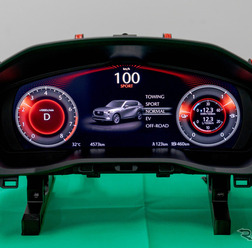 マツダ CX-60に採用されたフルディスプレイメーター