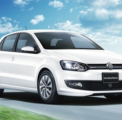 VW ポロ ブルーモーション