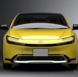 トヨタ プリウス 2.0L PHEV プロトタイプ（マスタード）