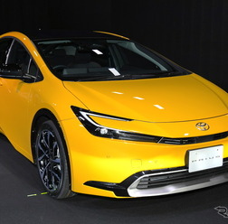 トヨタ・プリウスPHEV