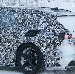 アウディ A4 アバント PHEVモデルの次期型プロトタイプ(スクープ写真)