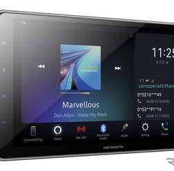 スマホを「Bluetooth」にて接続しているときのメインユニットの画面の一例(カロッツェリア・DMH-SF700)。