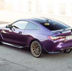BMW M4 コンペティション・クーペ の「Mパフォーマンスパーツ」装着車