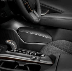 まるで純正！ 新型クロスオーバーのドアポケットを活用できる専用設計のゴミ箱・小物入れが新発売