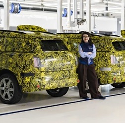 MINI カントリーマン（クロスオーバー）次期型のEVプロトタイプ