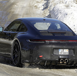 ポルシェ 911 GT3ツーリング 改良新型プロトタイプ(スクープ写真)