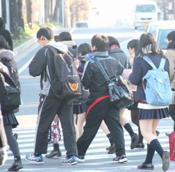 【センター試験2016】(1日目)全科目終了、終わったあとの過ごし方…SNSに労い続々(画像は1日目に試験会場へ向かう受験生のようす)