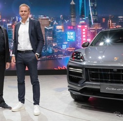 ポルシェ・カイエン・クーペ・ターボ GT 改良新型（上海モーターショー2023）