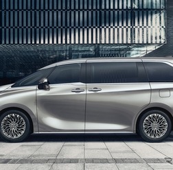レクサスLM新型
