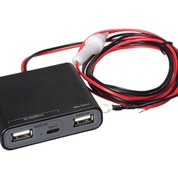 USB Type-C搭載・Quick Charge 3.0対応、ビートソニックから車載用USB電源「UCH3E」が新発売