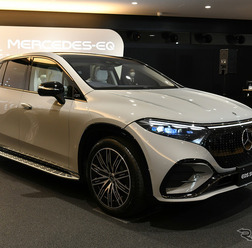 メルセデスEQS SUV